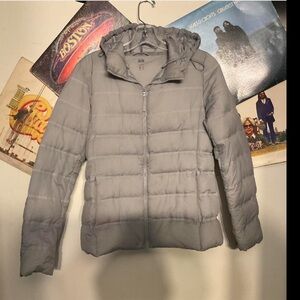 UNIQLO WOMENS ULTRA-LIGHT HOODED DOWN PARKA S